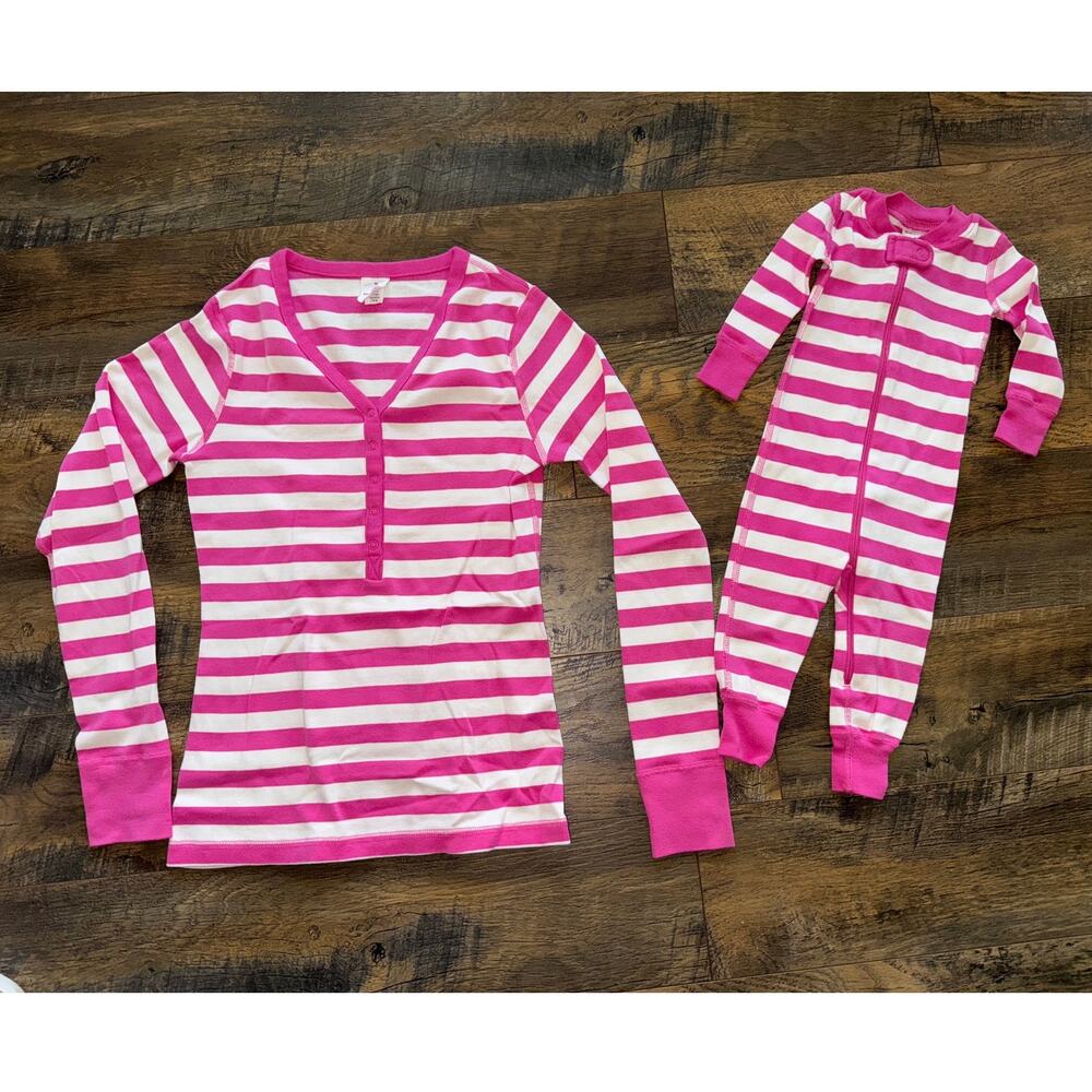 Matching Mommy & Me PJ Top and Zip Up Footie by HANNA ANDERSSON (XS/6-12m)